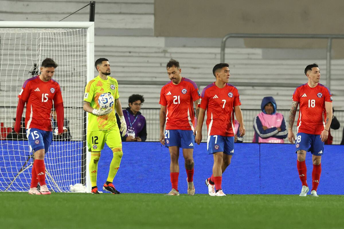 quedó al margen de una nueva nómina de La Roja por una lesión muscular. (Foto: Aton)
