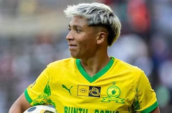 VIDEO | Marcelo Allende mete presión por un lugar en La Roja con golazo en Sudáfrica