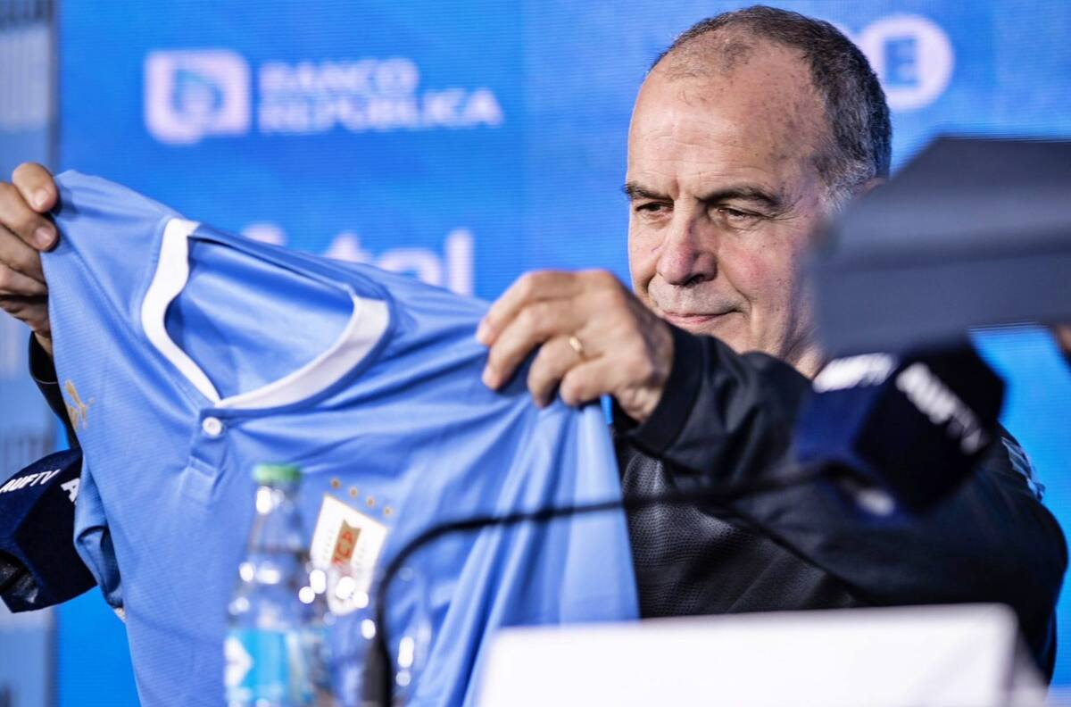 Impacto en Uruguay: la decisión que habría tomado Marcelo Bielsa pensando en el duelo vs La Roja por Clasificatorias