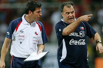 “Hay muchos que hace un par de años le hacían el asado a Bielsa y ya con eso les alcanzaba para dirigir en Chile”