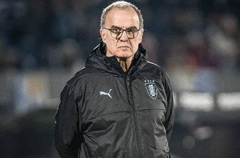 La última locura de Marcelo Bielsa: la especial petición a sus arqueros en Uruguay antes del partido con La Roja