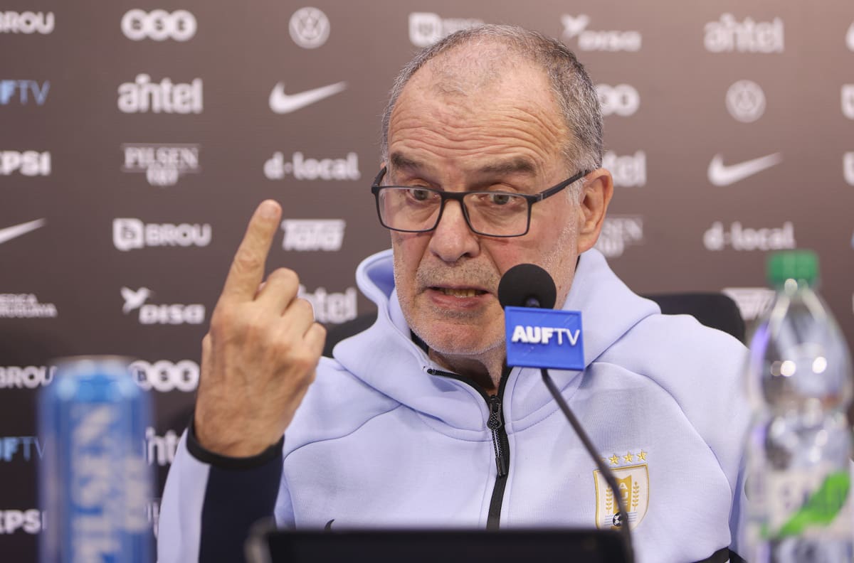 Culpan a Marcelo Bielsa por la lesión de Giorgian De Arrascaeta: “Debía volver a entrenar la próxima semana”