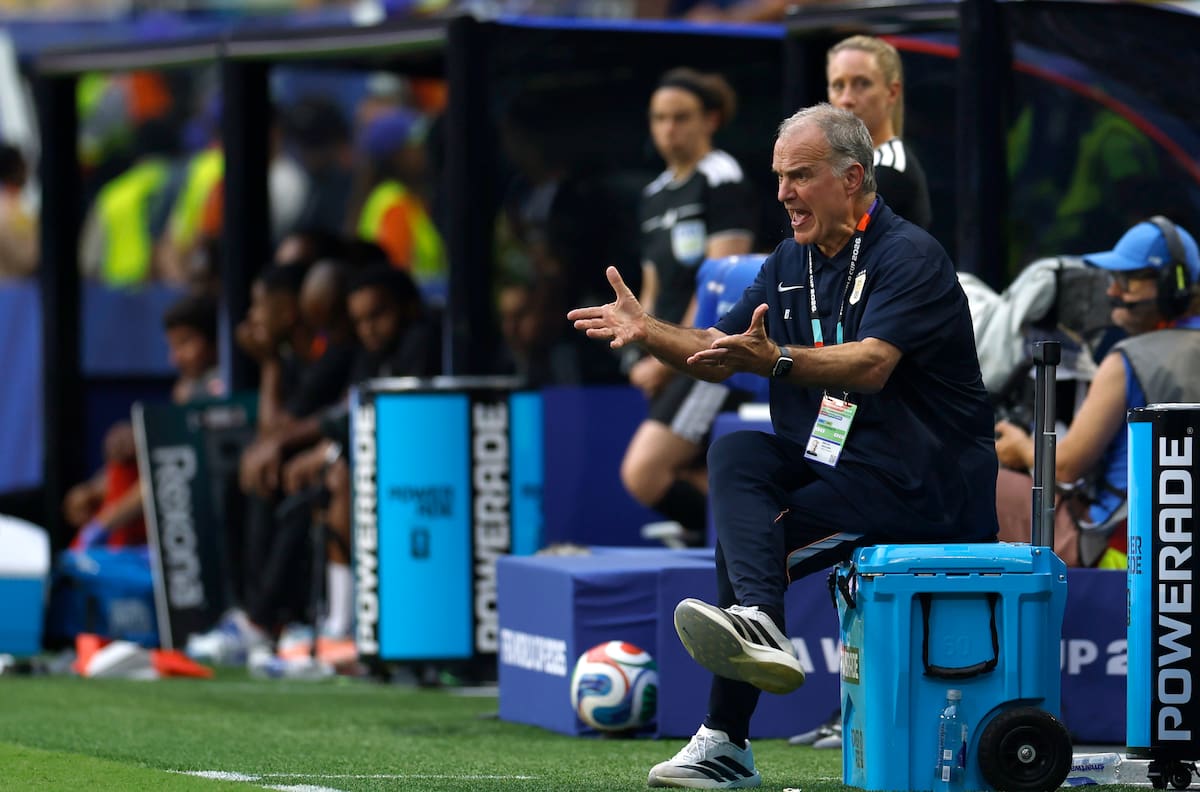 Jugó en tres equipos del fútbol chileno: el principal candidato para reemplazar a Marcelo Bielsa en Uruguay