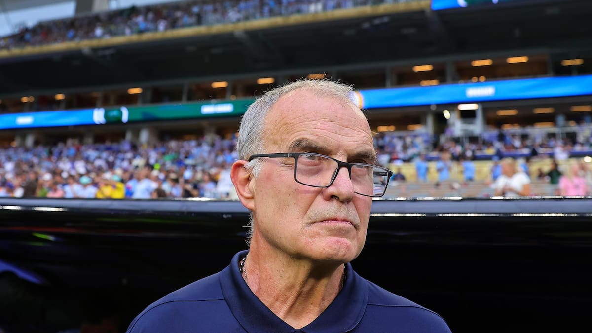 Revelan mensaje de Marcelo Bielsa a los jugadores de Uruguay: “Me dejaron solo”