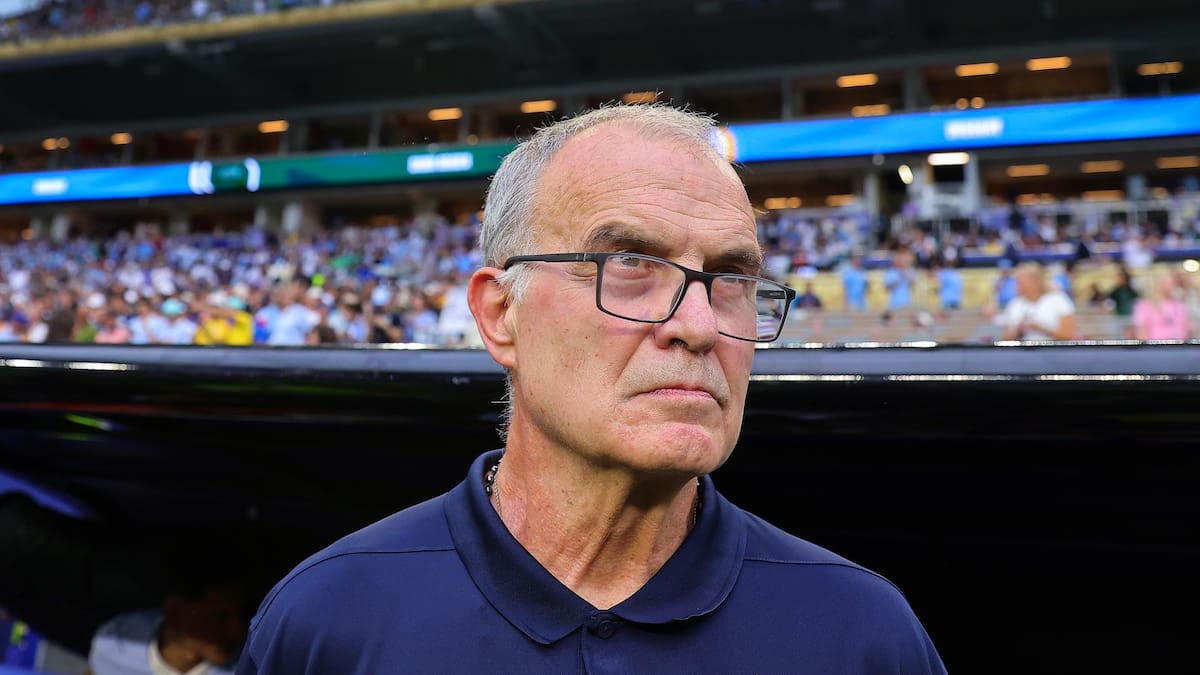 “Le quita mucho”: Marcelo Bielsa estalló contra la pausa de hidratación del Mundial pero defendió al VAR