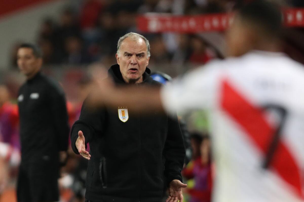 Bielsa no lo pasa bien en Uruguay. EFE