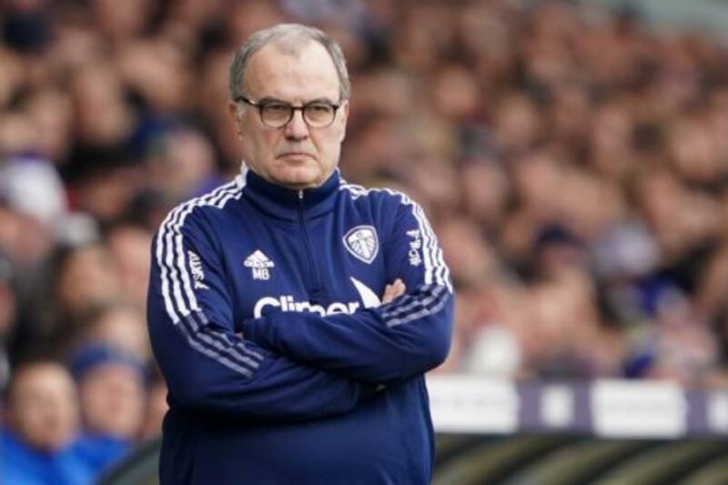 El entrenador argentino dirigió por cuatro temporadas al Leeds United, donde logró el ascenso a la Premier League.