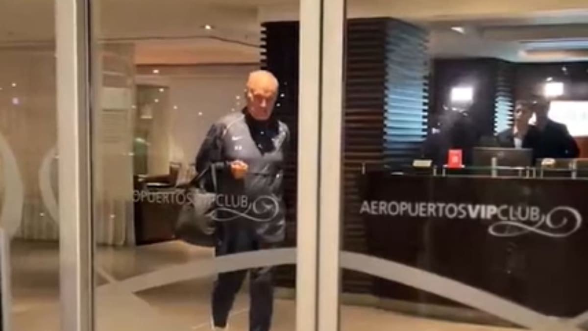 Mudo y en soledad: así llegó Marcelo Bielsa a Uruguay tras el papelón en el Mundial