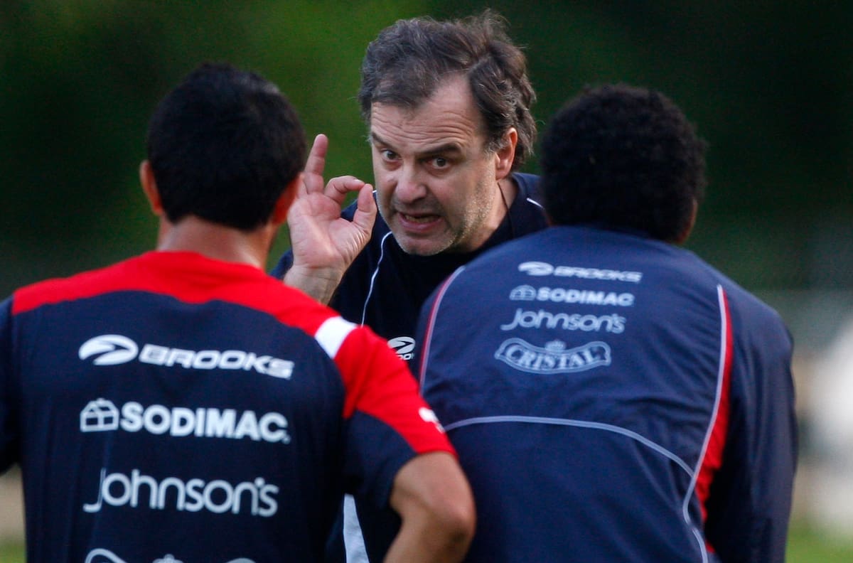 “Con Marcelo Bielsa muchos pasamos a ser más profesionales, a cuidarnos. Y él no te iba a perdonar ninguna”