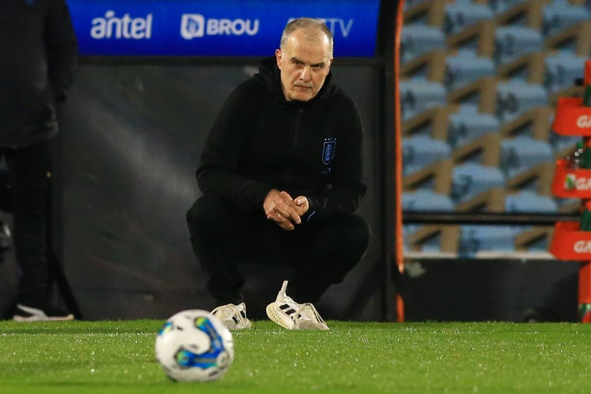dirigiendo a la Selección Uruguaya en las Eliminatorias Sudamericanas