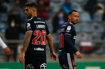 Se cerró el mercado de fichajes: los 2 ex jugadores de la U que quedaron sin equipo en el fútbol chileno