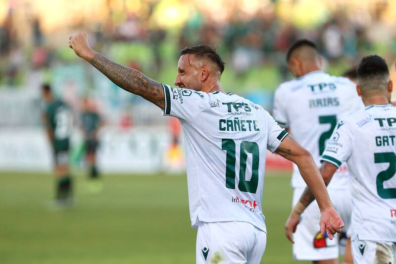 Marcelo Cañete anotó en el triunfo por 2-1 de Santiago Wanderers sobre Deportes Temuco en la primera rueda.