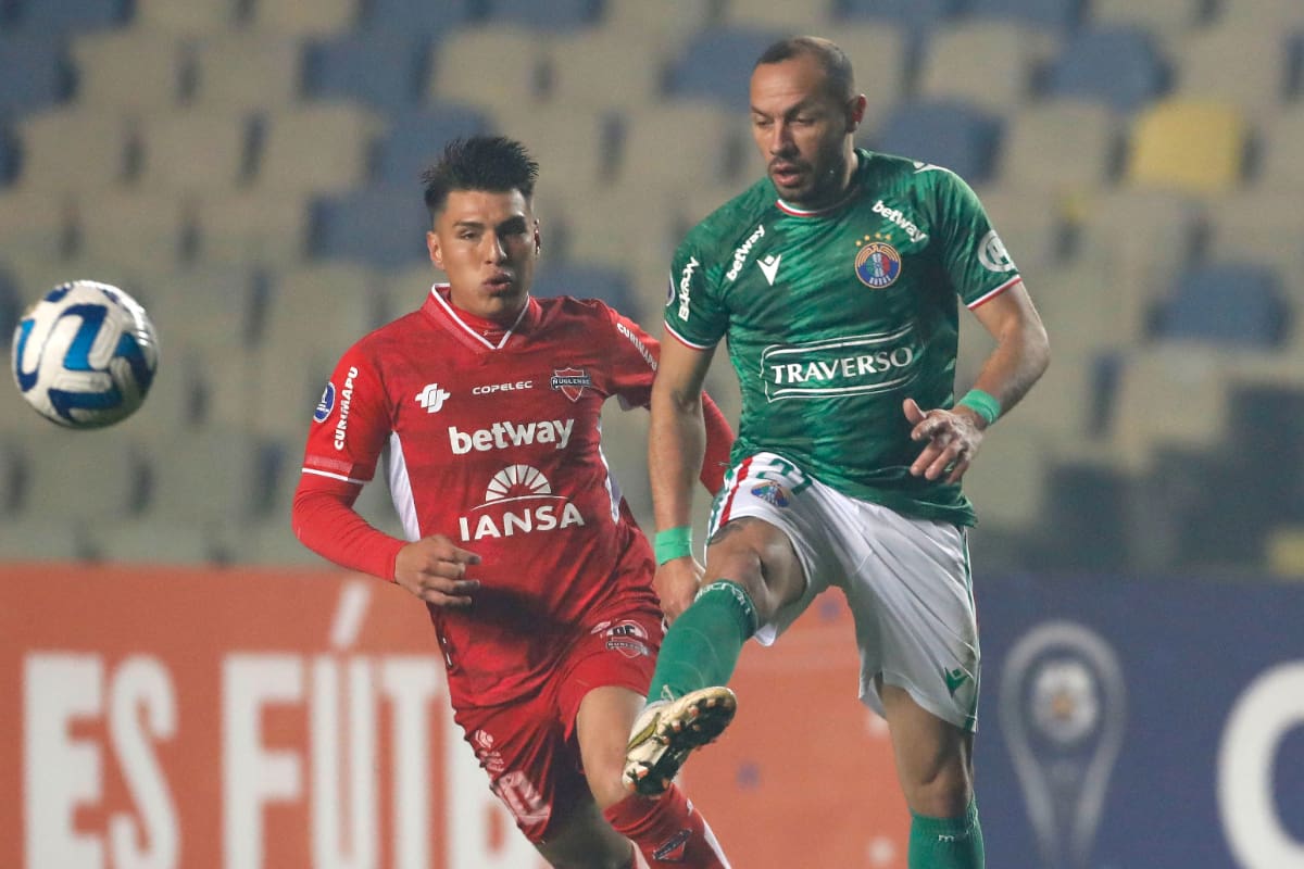 Marcelo Díaz disputando Copa Sudamericana con Audax Italiano. Foto: Agencia Aton.