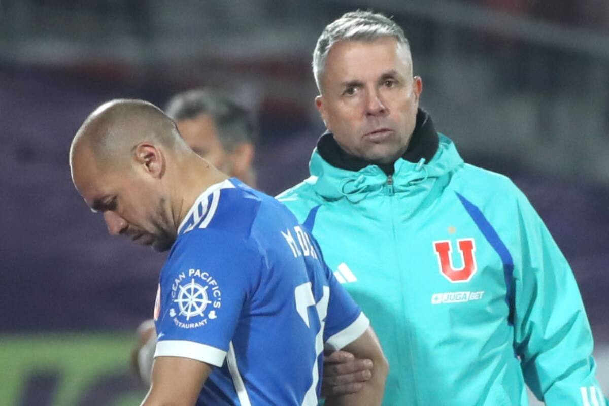 molesto tras un nuevo parón en el Campeonato Nacional. Foto: Agencia Aton