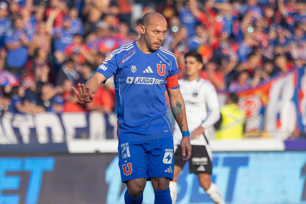 Marcelo Díaz en el Superclásico. Foto: Felipe Escobedo.