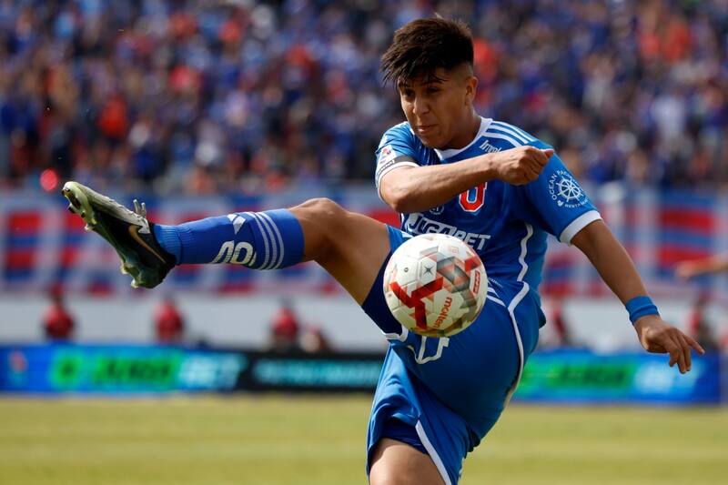 jugador de Universidad de Chile. Foto: Aton.