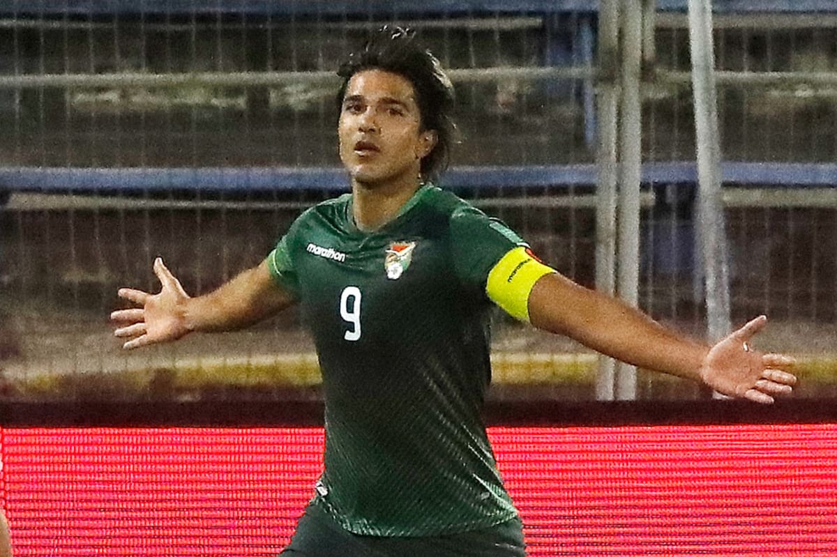 Marcándole a Chile por Eliminatorias.