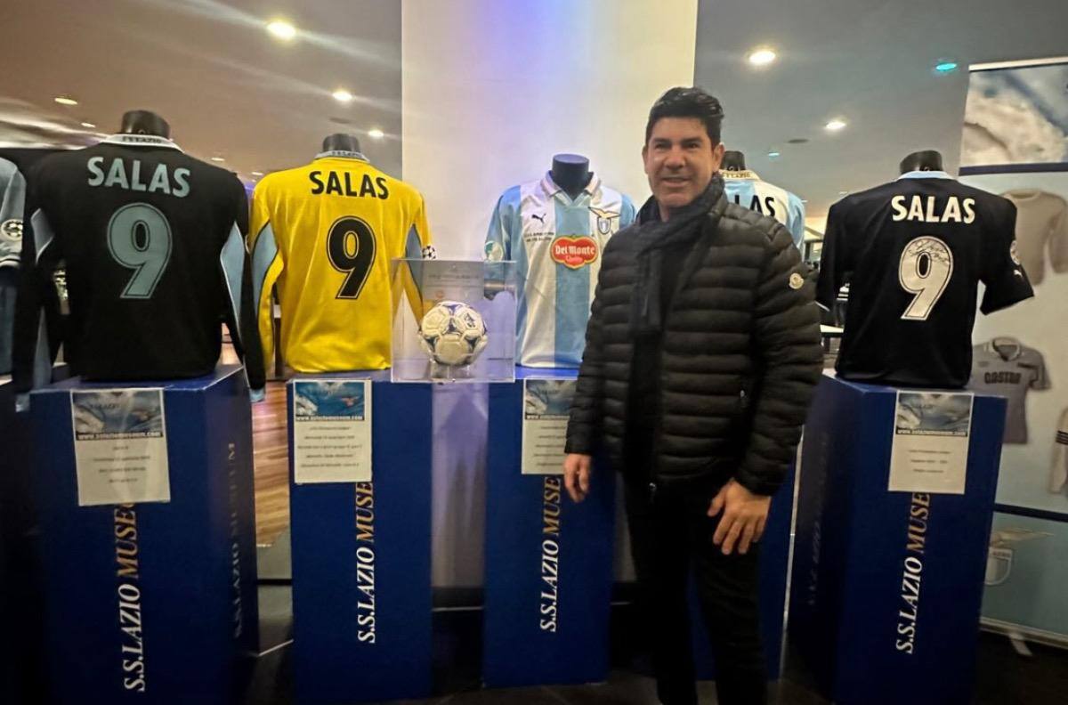 Con lienzo especial de la hinchada: enorme homenaje de la Lazio a Marcelo Salas
