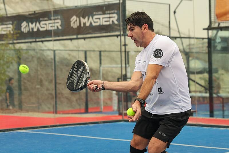 jugando pádel. Foto: Felipe Escobedo