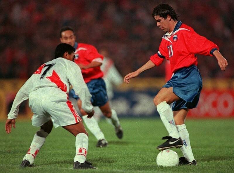 hizo un triplete ante Perú en las Eliminatorias para Francia 98.