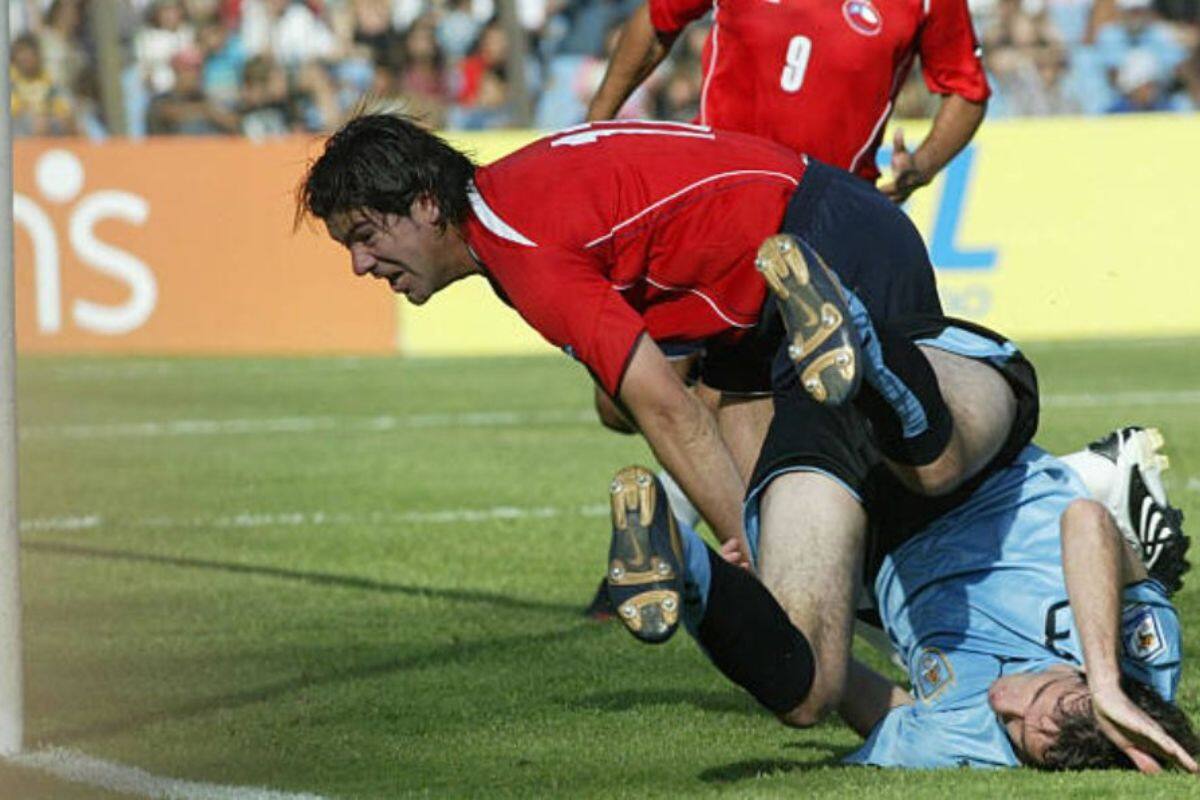 El Matador Salas fue figura en Montevideo en 2007, en la única ocasión en que Chile ha puntuado en el Centenario.
