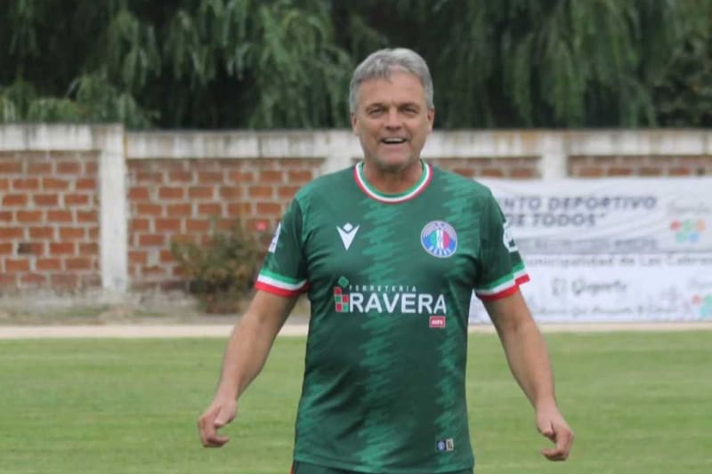 Siempre con los colores de su querido Audax Italiano. Foto: Instagram