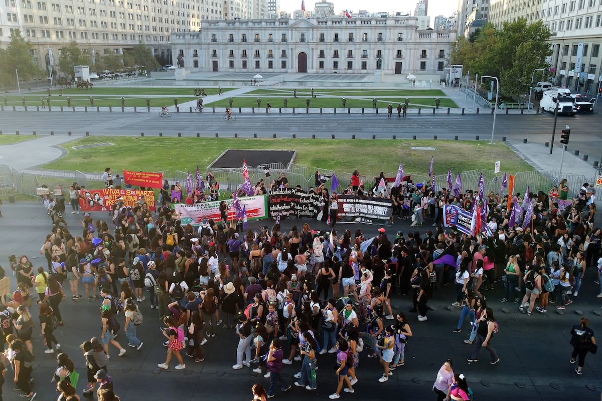 El acto generará desvíos en la locomoción pública y cortes en diversos puntos de la capital. Foto: Agencia Aton.