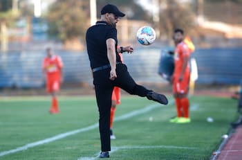 “Es cuestión de días”: Carlos Caszely lo propuso para ser DT de Chile y ahora quedará libre