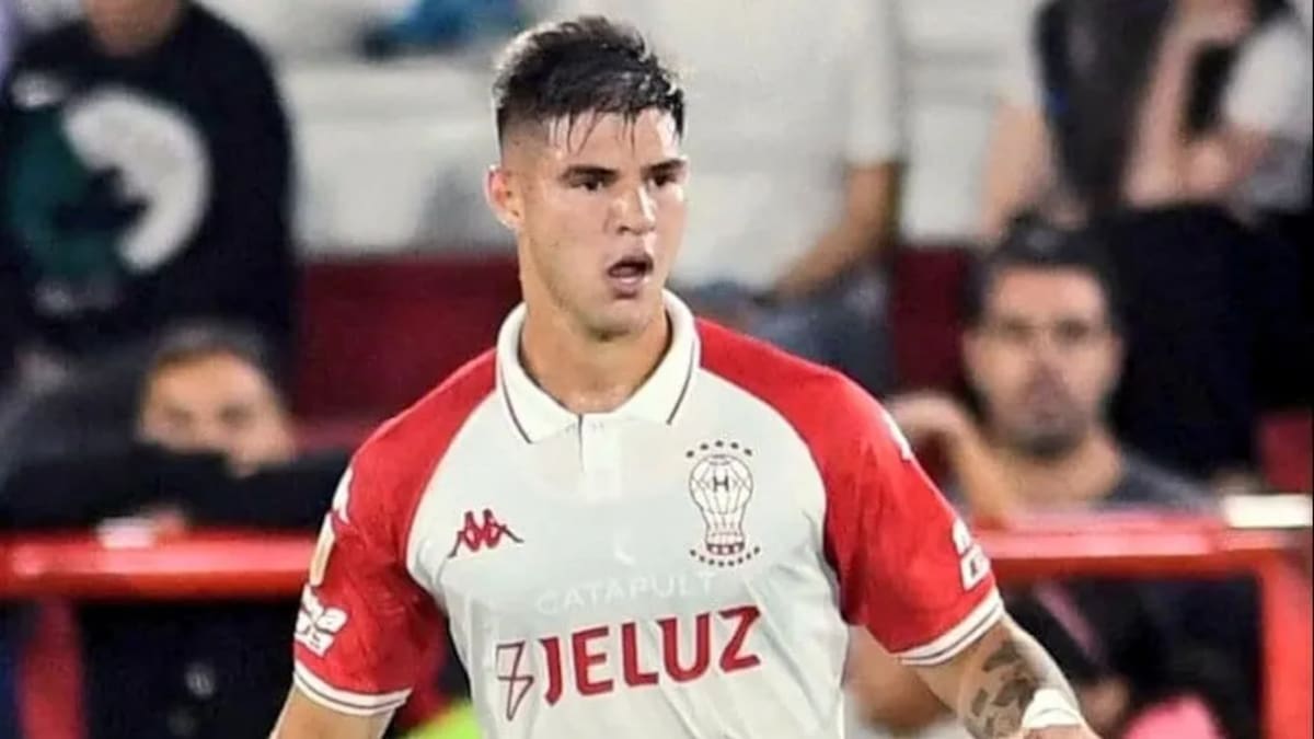 Viene de jugar a préstamo en Huracán.
