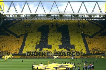 VIDEO | El espectacular mosaico que montaron los hinchas del Borussia Dortmund para despedir a Marco Reus