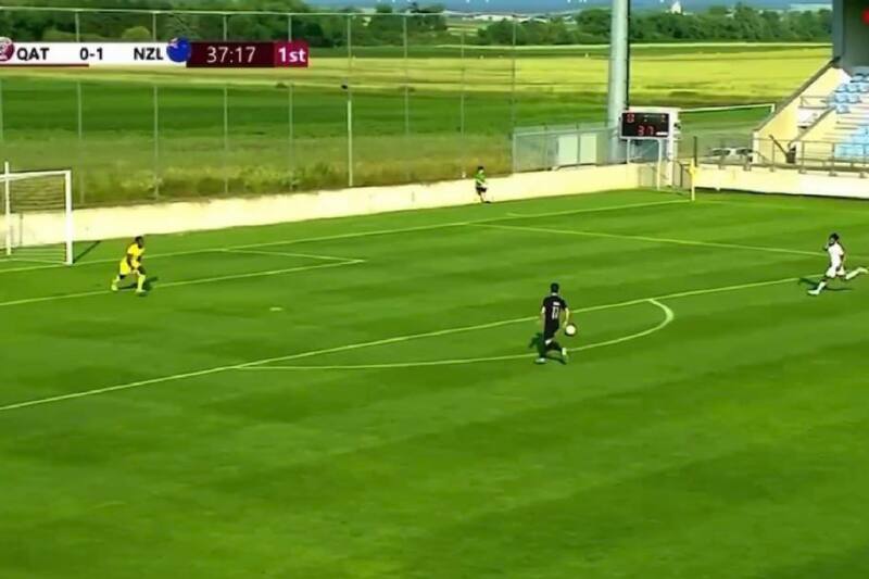 El chileno-neozelandés se perdió un gol en el amistoso de All Whites vs Qatar. (Foto: Captura)