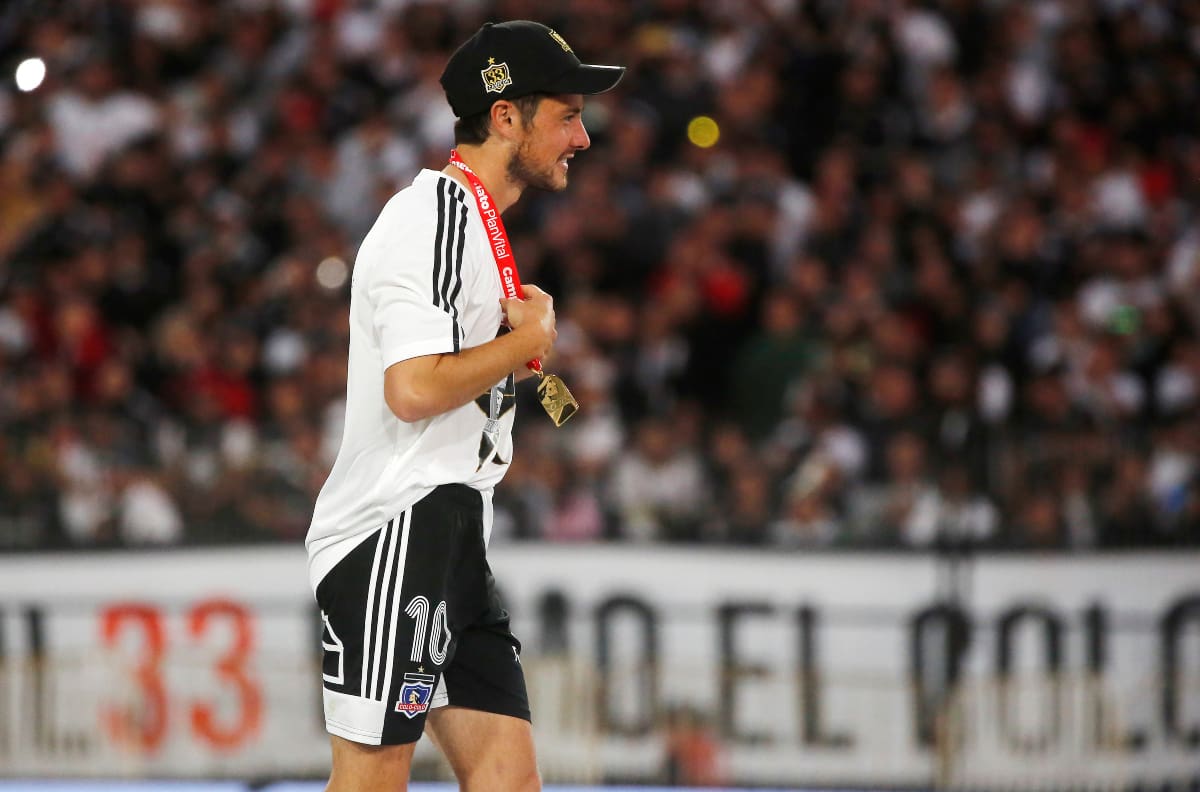 Fue campeón con Colo-Colo, se retiró y ahora incursiona como escritor: “Historias de amor y resiliencia”