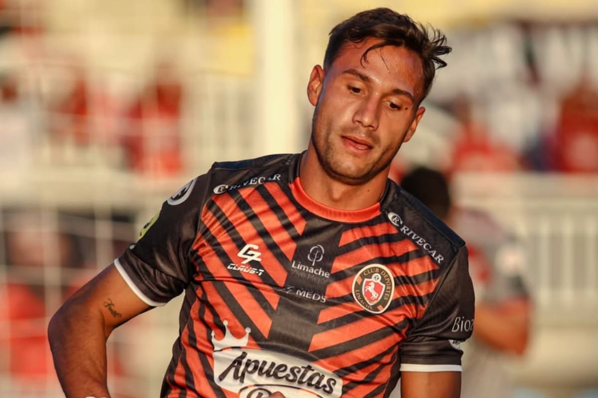 El delantero en Deportes Limache. Foto: @arturiamarcos en Instagram.