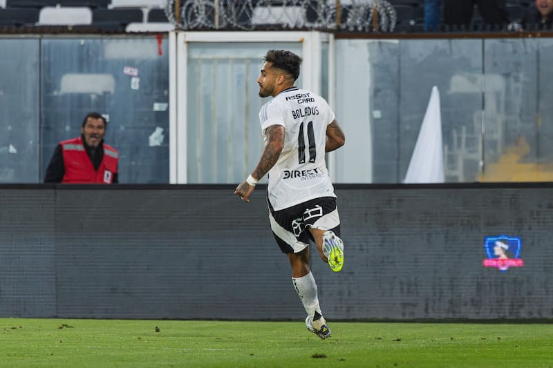El delantero suma bonos para seguir siendo el 9 titular de Colo Colo. Foto: Felipe Escobedo