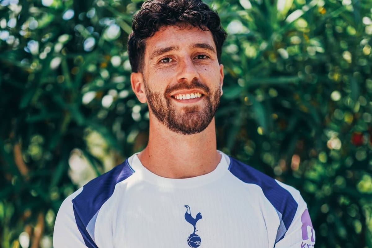 Presentado en Tottenham.