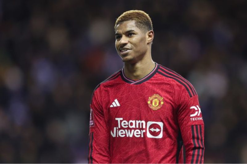 el jugador del Manchester United deberá pagar gran suma de dinero por irse de fiesta.