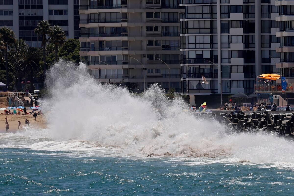 De acuerdo a Michelle Adam, el fenómeno se intensificará en las próximas horas y pondría en riesgo el show pirotécnico en Viña del Mar y Valparaíso.