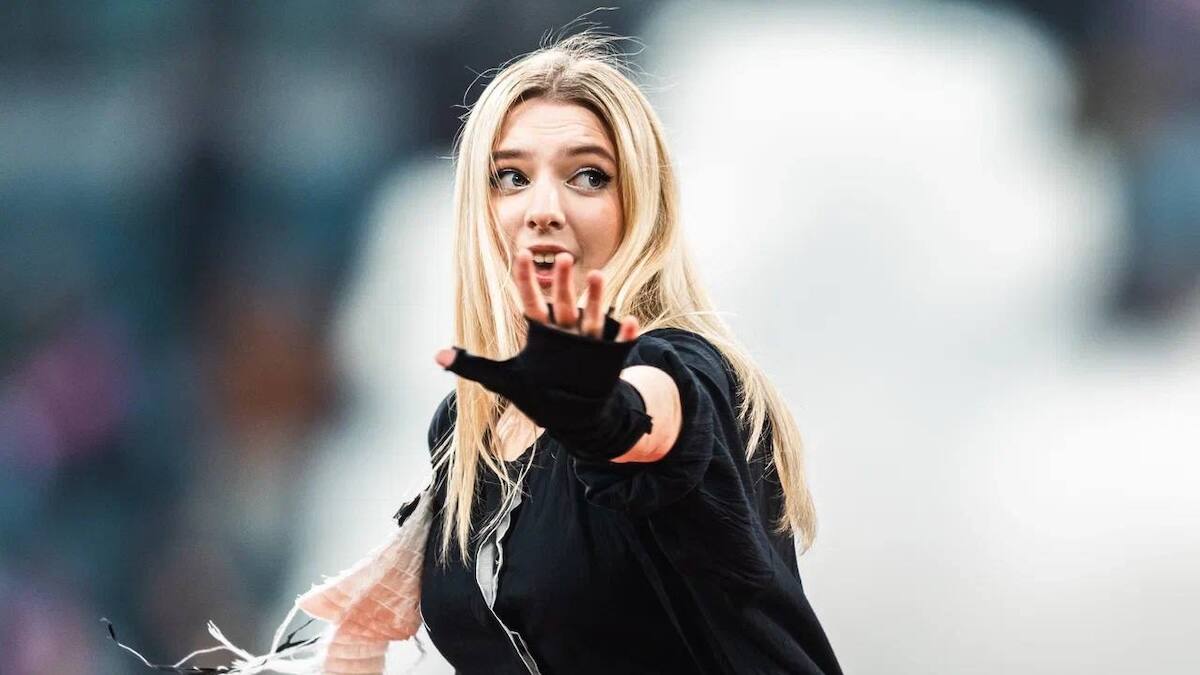 Fue invitada a cantar en el partido de Rusia ante Chile y sufre por La Roja: “Nos motivará”