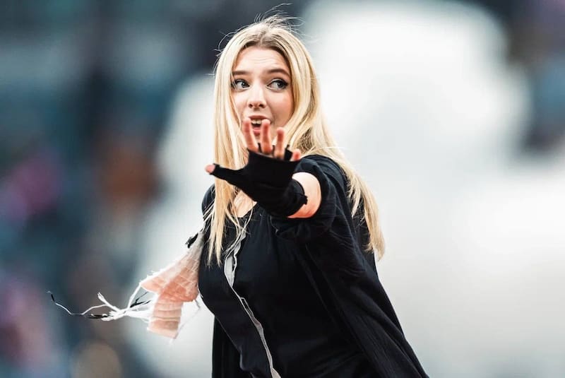 La cantante rusa que animó el entretiempo del partido entre los locales y Chile. (Foto: Canal Telegram Marfa)