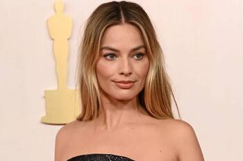 Margot Robbie es captada en Argentina de vacaciones con su esposo y amigos