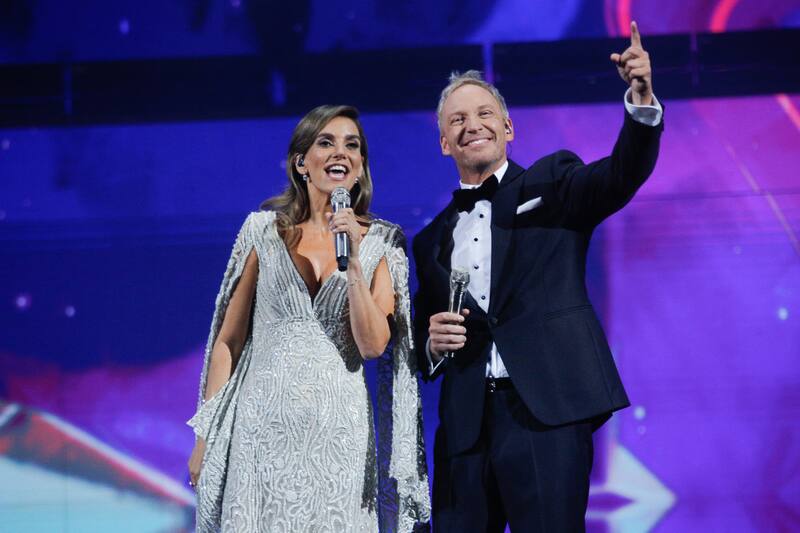 Este fue el look de la penúltima noche. 
Créditos: Organización Festival de Viña - Agencia Uno.