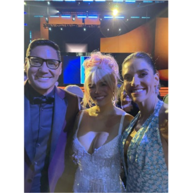 María Luisa Godoy y Pancho Saavedra se lucen con sus looks en los Premios Billboard