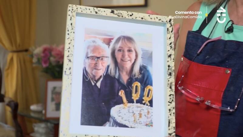 El cuadro con su madre, quien cumplió 100 años / CHV