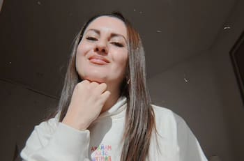 Periodista de Chilevisión Noticias se refiere al furor ocasionado por entrar a plataforma para adultos