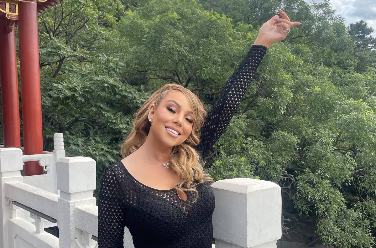 Mariah Carey deslumbra en la Gran Muralla China con sus gemelos: “¡Nadie me advirtió sobre los tacones!”