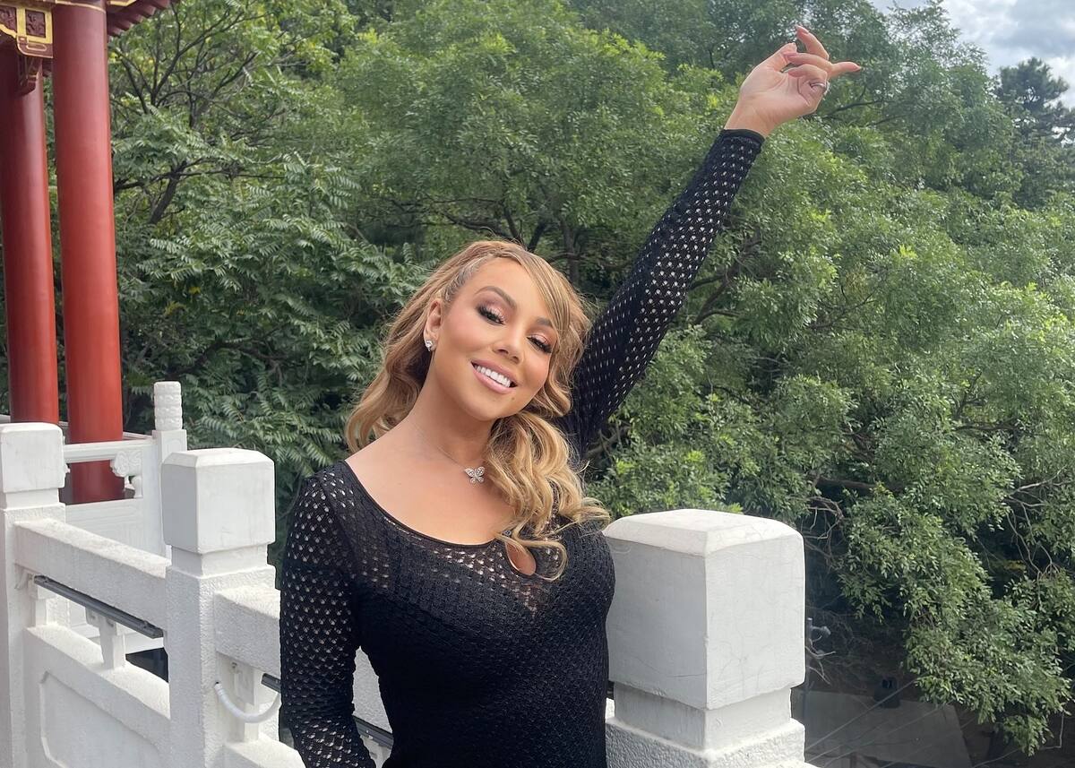 deslumbra en la Gran Muralla China con sus gemelos