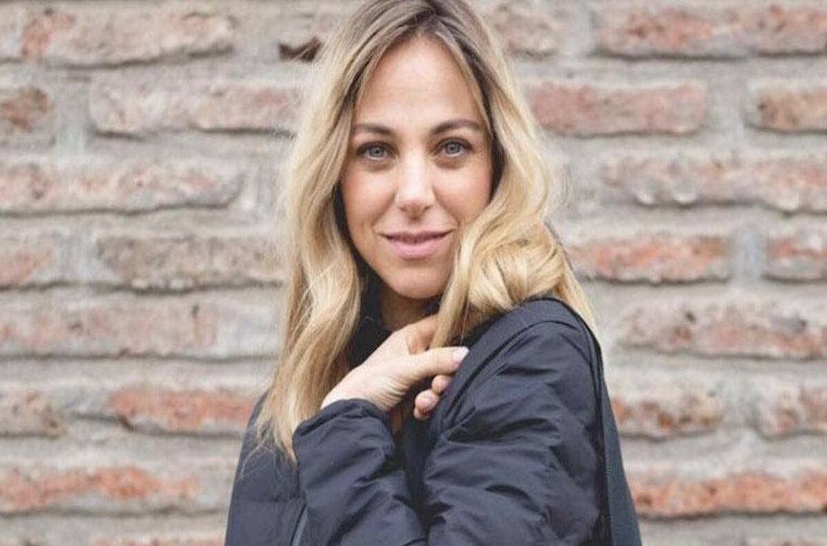 Mariana Derderián reaparece en redes sociales con famoso futbolista chileno disfrutando de la playa