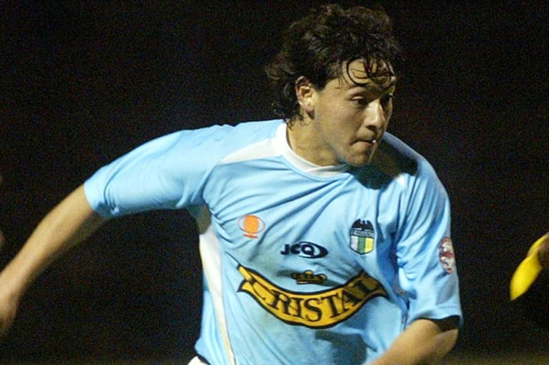 Mario El Oso Núñez, delantero implacable del fútbol chileno en los noventa y 2000.
