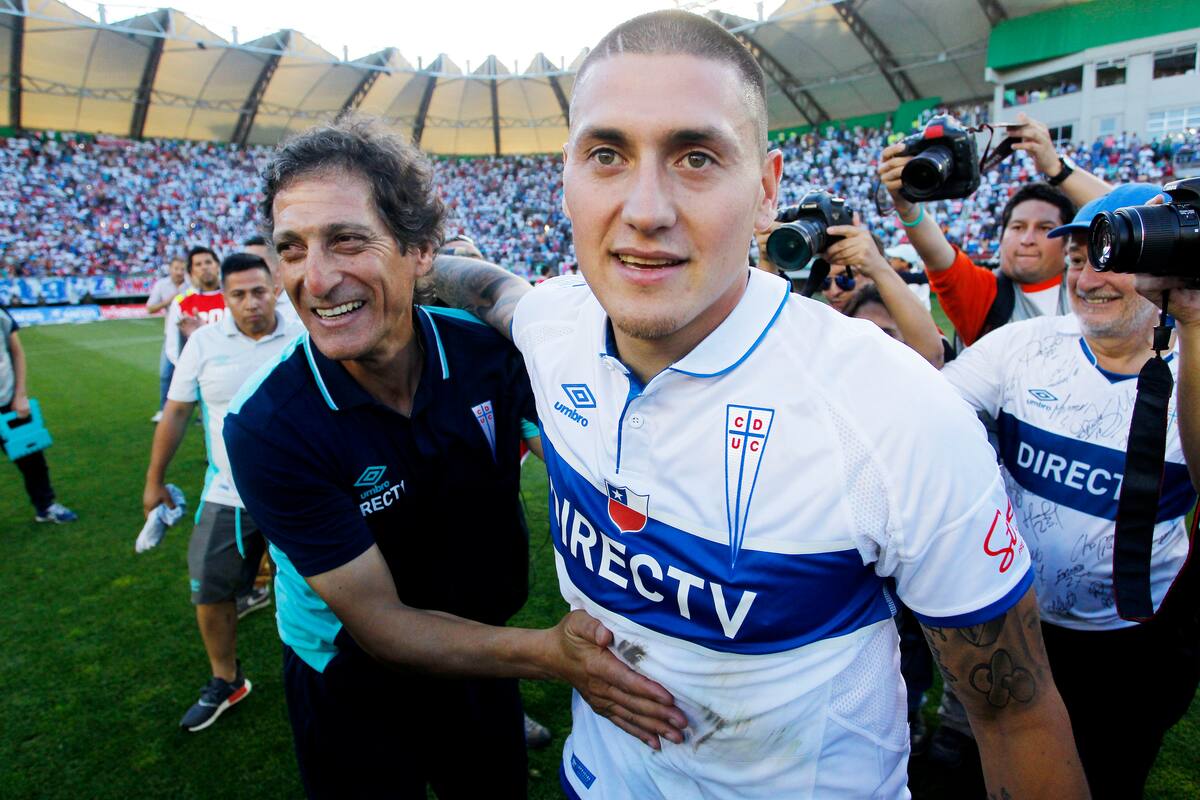 Mario Salas junto a Nicolás Castillo en Universidad Católica.
