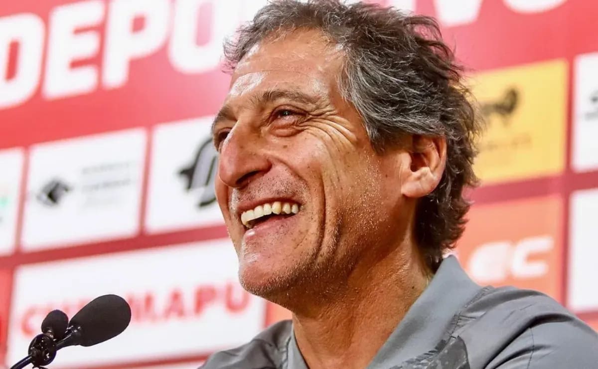 Mario Salas ya fue presentado como nuevo DT de Ñublense.